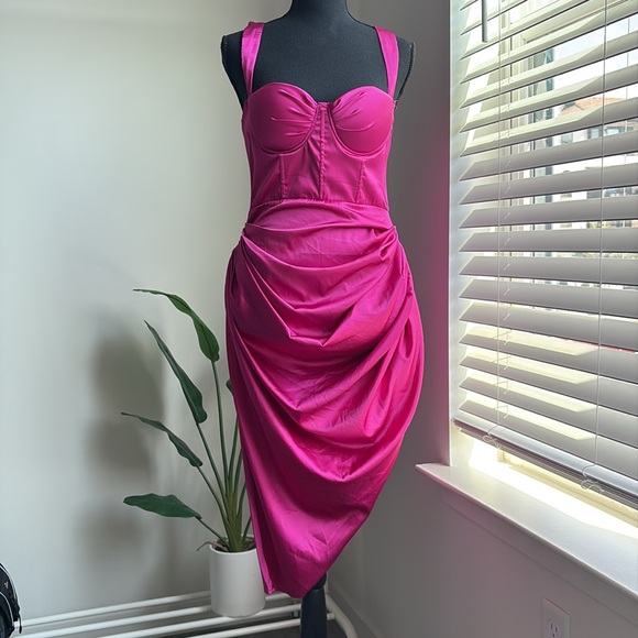 Fashionnova Pink midi dress - Picture 1 of 7